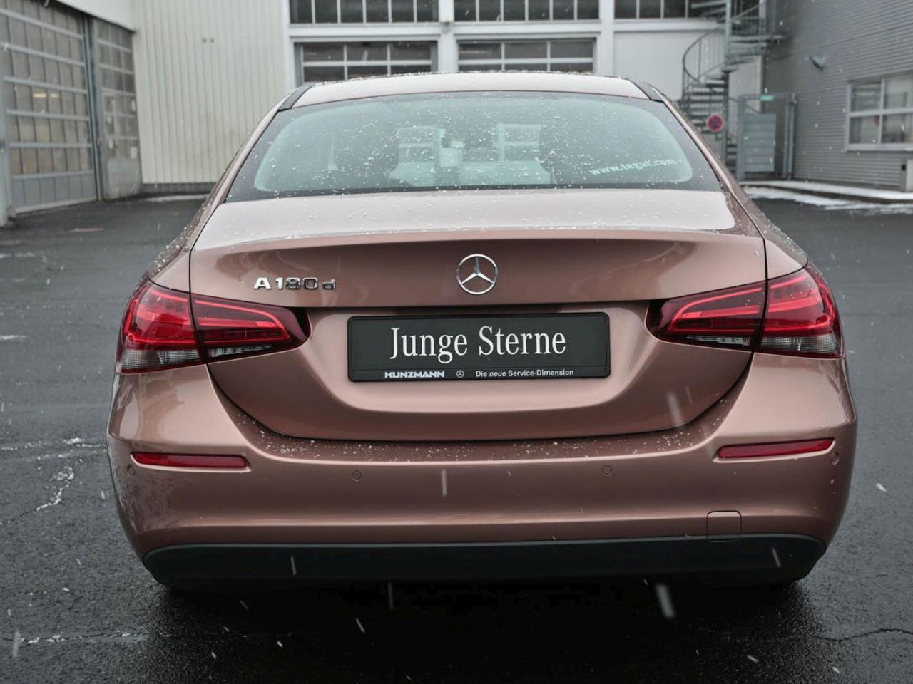 Mercedes-Benz A 180 d Limousine MBUX Navigation+ SpurH