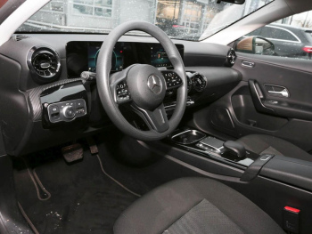 Mercedes-Benz A 180 d Limousine MBUX Navigation+ SpurH