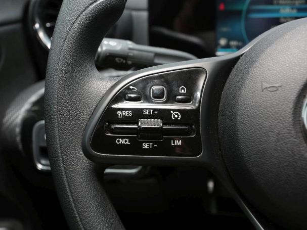 Mercedes-Benz A 180 d Limousine MBUX Navigation+ SpurH