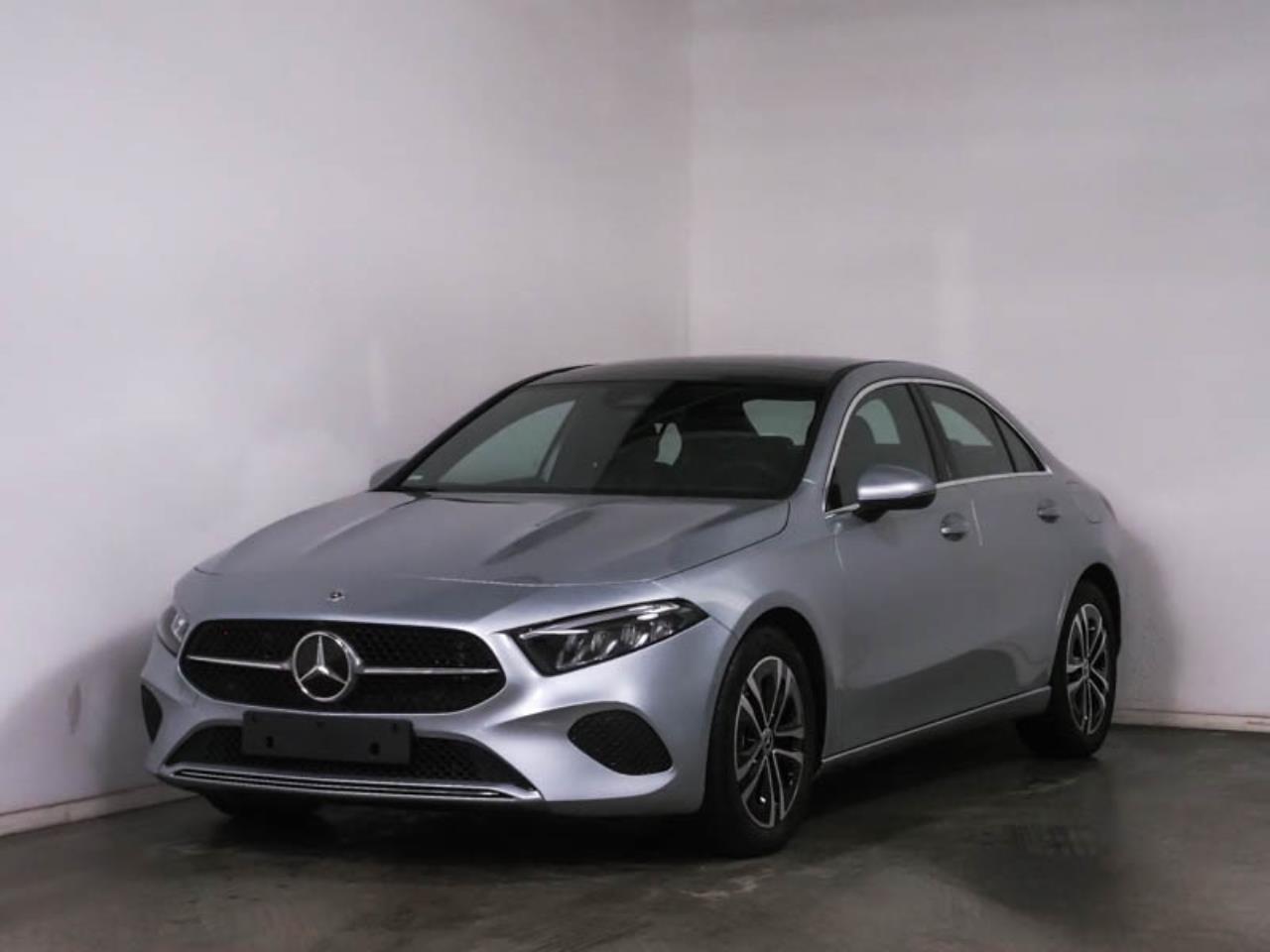 Mercedes-Benz A 180 Limousine Progressive Panorama Kamera