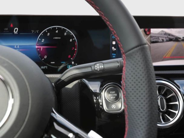 Mercedes-Benz A 180 Limousine AMG Night Panorama Distronic 360° Mercedes-Benz A 180 Limousine AMG Night Panorama Distronic 360°