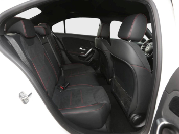 Mercedes-Benz A 180 Limousine AMG Night Panorama Distronic 360°