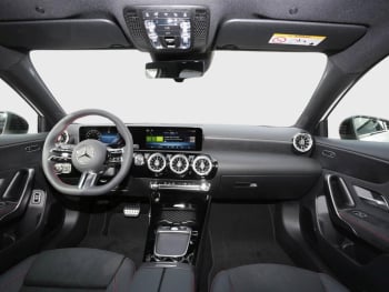 Mercedes-Benz A 180 Limousine AMG Night Panorama Distronic 360°