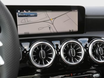 Mercedes-Benz A 180 Limousine AMG Night Panorama Distronic 360°