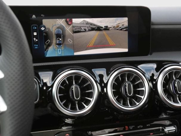 Mercedes-Benz A 180 Limousine AMG Night Panorama Distronic 360° Mercedes-Benz A 180 Limousine AMG Night Panorama Distronic 360°