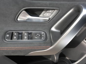 Mercedes-Benz A 180 Limousine AMG Night Panorama Distronic 360°