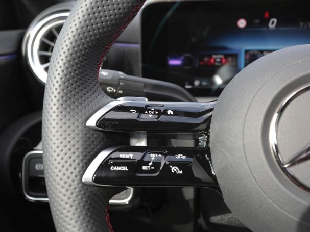 Mercedes-Benz A 180 Limousine AMG Night Panorama Distronic 360°