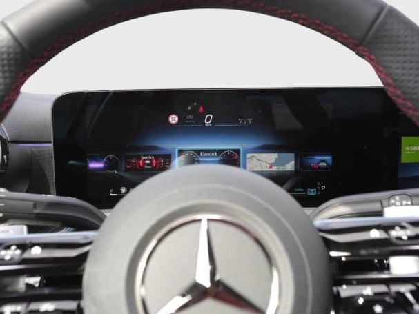 Mercedes-Benz A 180 Limousine AMG Night Panorama Distronic 360° Mercedes-Benz A 180 Limousine AMG Night Panorama Distronic 360°