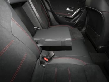 Mercedes-Benz A 180 Limousine AMG Night Panorama Distronic 360° Mercedes-Benz A 180 Limousine AMG Night Panorama Distronic 360°