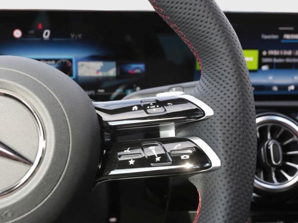 Mercedes-Benz A 180 Limousine AMG Night Panorama Distronic 360° Mercedes-Benz A 180 Limousine AMG Night Panorama Distronic 360°