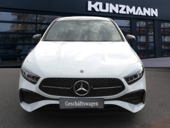 Mercedes-Benz A 180 Limousine AMG Night Panorama Distronic 360° Mercedes-Benz A 180 Limousine AMG Night Panorama Distronic 360°