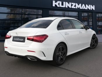 Mercedes-Benz A 180 Limousine AMG Night Panorama Distronic 360° Mercedes-Benz A 180 Limousine AMG Night Panorama Distronic 360°