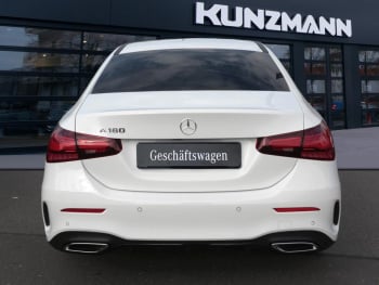 Mercedes-Benz A 180 Limousine AMG Night Panorama Distronic 360° Mercedes-Benz A 180 Limousine AMG Night Panorama Distronic 360°