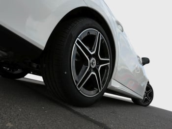 Mercedes-Benz A 180 Limousine AMG Night Panorama Distronic 360°