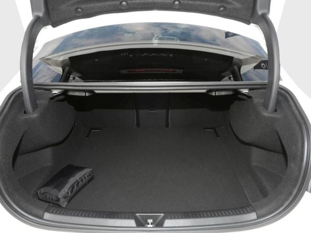 Mercedes-Benz A 180 Limousine AMG Night Panorama Distronic 360°