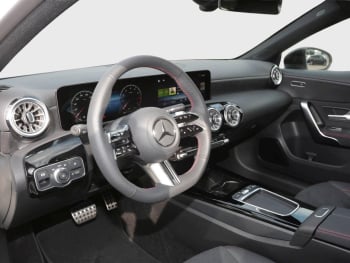 Mercedes-Benz A 180 Limousine AMG Night Panorama Distronic 360°