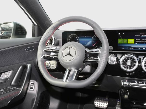 Mercedes-Benz A 180 Limousine AMG Night Panorama Distronic 360° Mercedes-Benz A 180 Limousine AMG Night Panorama Distronic 360°