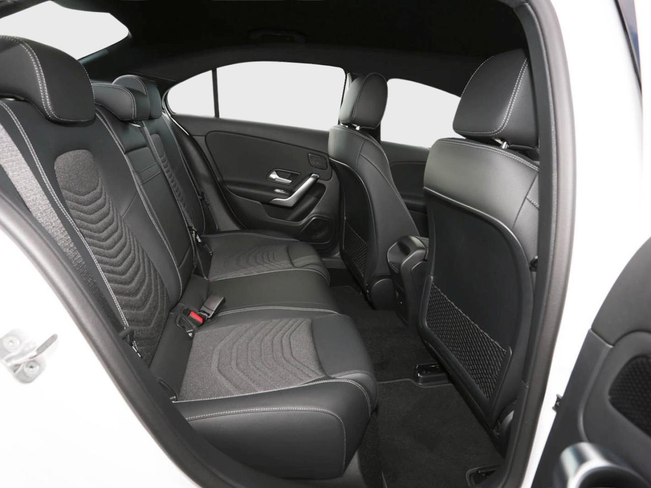 Mercedes-Benz A 180 Limousine Progressive MBUX Navi AHK 360°