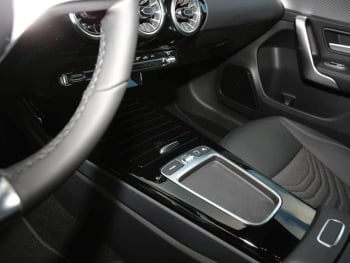 Mercedes-Benz A 180 Limousine Progressive MBUX Navi AHK 360°