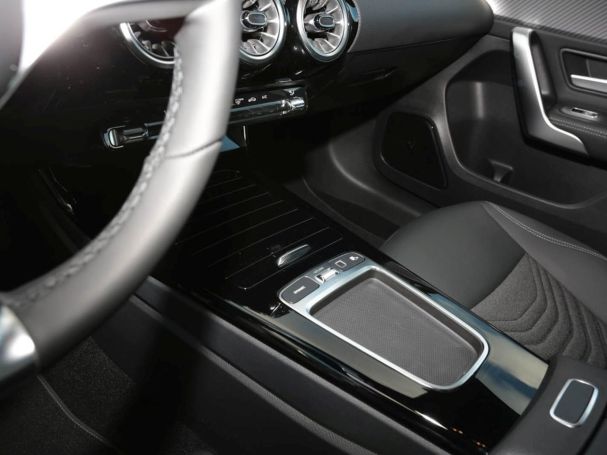 Mercedes-Benz A 180 Limousine Progressive MBUX Navi AHK 360°