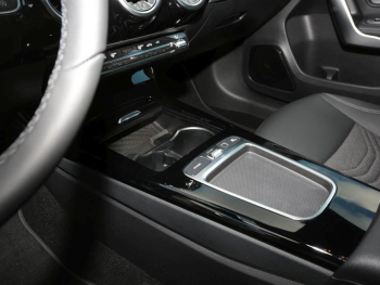 Mercedes-Benz A 180 Limousine Progressive MBUX Navi AHK 360°