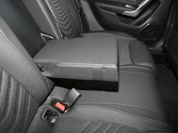 Mercedes-Benz A 180 Limousine Progressive MBUX Navi AHK 360°