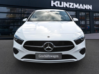 Mercedes-Benz A 180 Limousine Progressive MBUX Navi AHK 360°