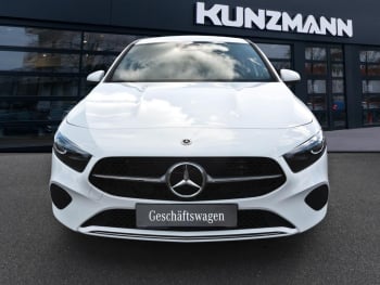 Mercedes-Benz A 180 Limousine Progressive MBUX Navi AHK 360°