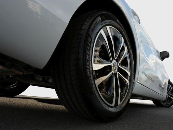 Mercedes-Benz A 180 Limousine Progressive MBUX Navi AHK 360°