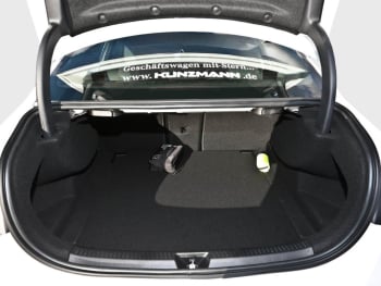 Mercedes-Benz A 180 Limousine Progressive MBUX Navi AHK 360°