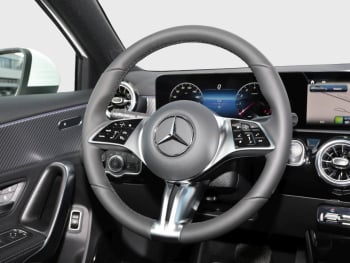 Mercedes-Benz A 180 Limousine Progressive MBUX Navi AHK 360°