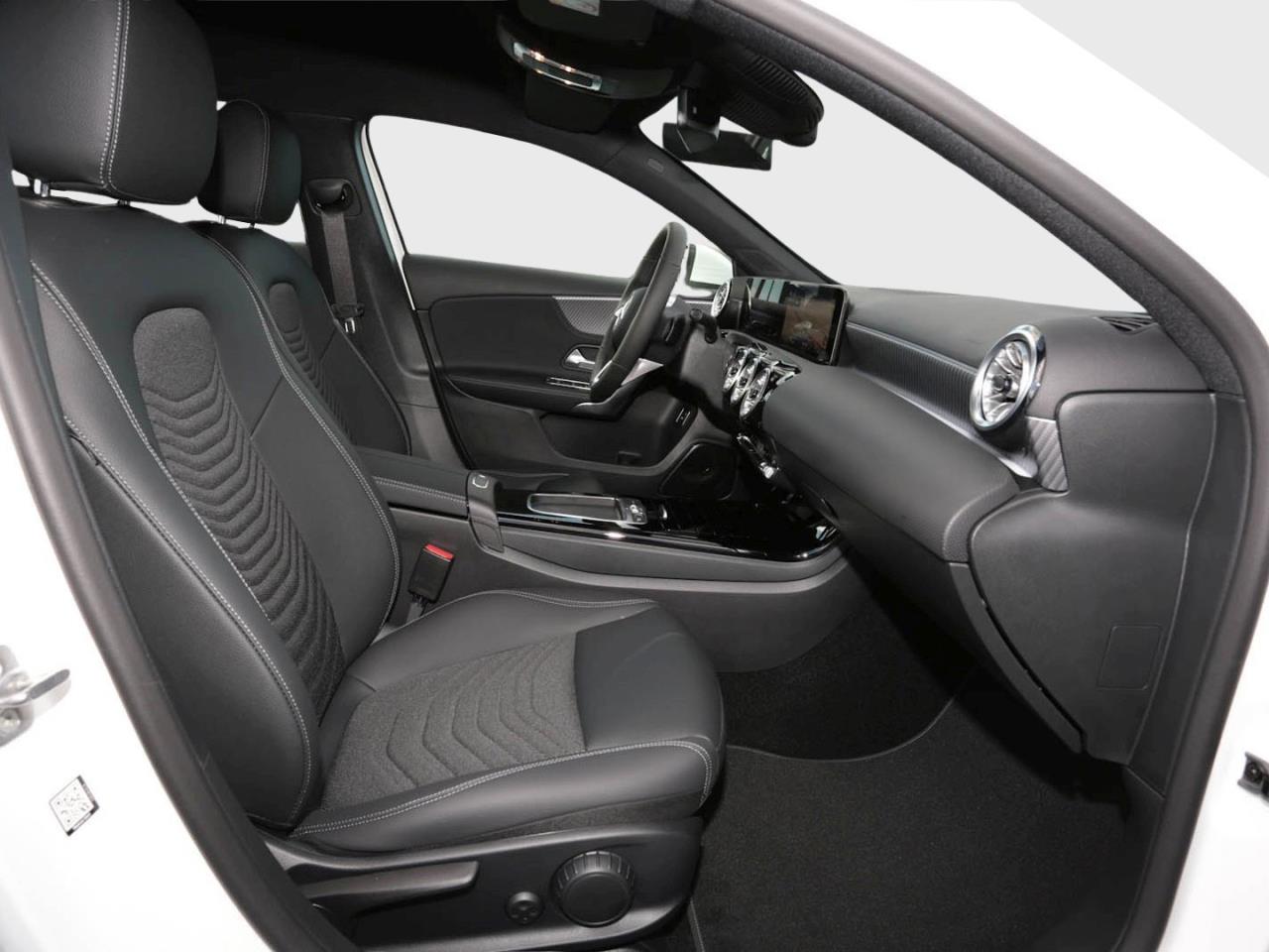 Mercedes-Benz A 180 Limousine Progressive MBUX Navi AHK 360°