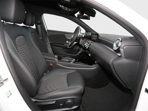 Mercedes-Benz A 180 Limousine Progressive MBUX Navi AHK 360°