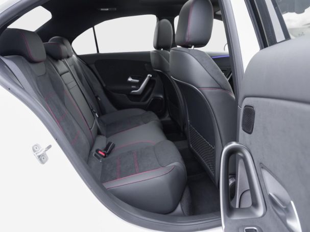 Mercedes-Benz A 180 Limousine AMG Distronic Panorama Kamera