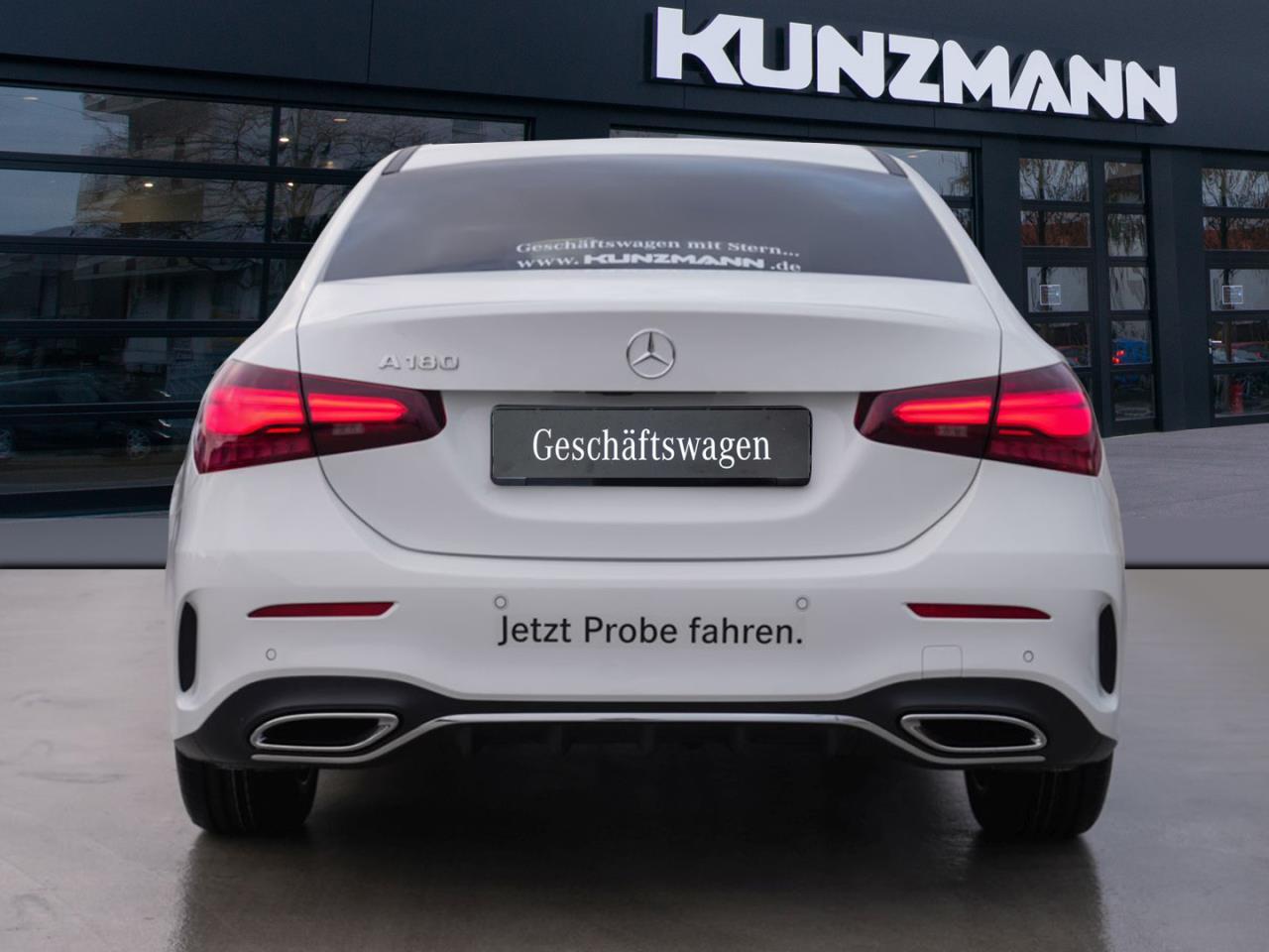 Mercedes-Benz A 180 Limousine AMG Distronic Panorama Kamera