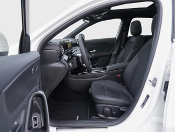 Mercedes-Benz A 180 Limousine AMG Distronic Panorama Kamera