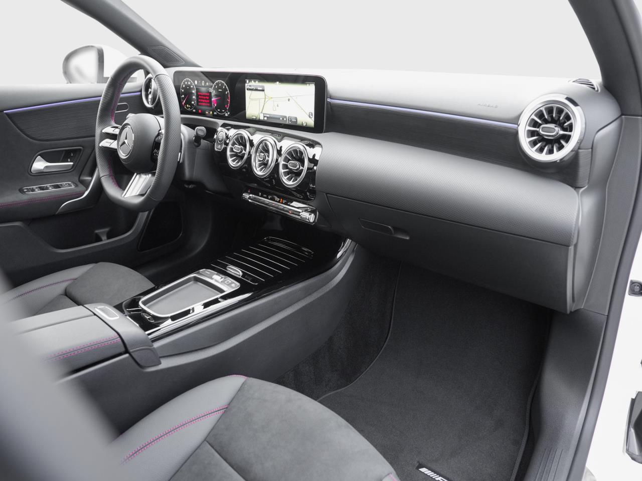 Mercedes-Benz A 180 Limousine AMG Distronic Panorama Kamera