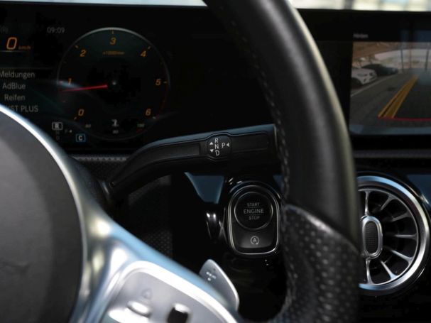 Mercedes-Benz A 200 d Limousine AMG Night Edition2020 MBUXNavi Mercedes-Benz A 200 d Limousine AMG Night Edition2020 MBUXNavi