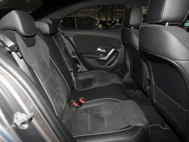 Mercedes-Benz A 200 d Limousine AMG Night Edition2020 MBUXNavi Mercedes-Benz A 200 d Limousine AMG Night Edition2020 MBUXNavi