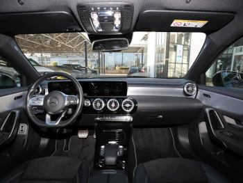 Mercedes-Benz A 200 d Limousine AMG Night Edition2020 MBUXNavi