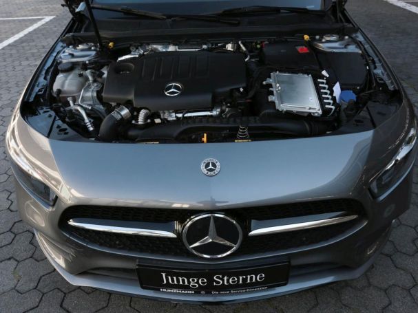 Mercedes-Benz A 200 d Limousine AMG Night Edition2020 MBUXNavi Mercedes-Benz A 200 d Limousine AMG Night Edition2020 MBUXNavi
