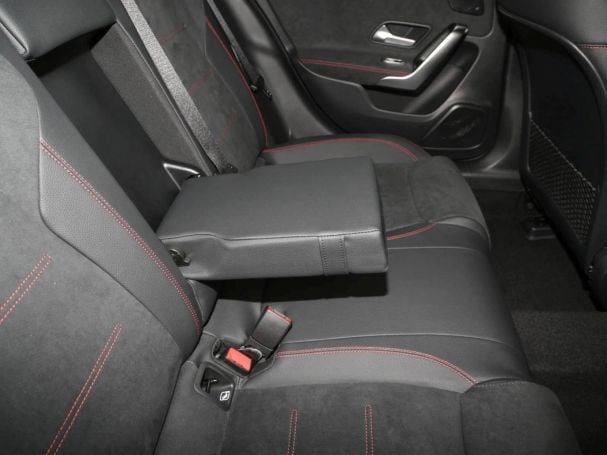 Mercedes-Benz A 200 d Limousine AMG Night MBUXNavi-Prem. Kamera Mercedes-Benz A 200 d Limousine AMG Night MBUXNavi-Prem. Kamera