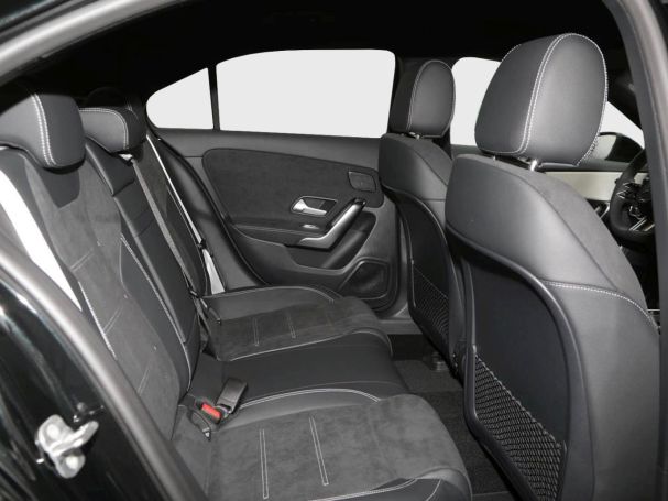 Mercedes-Benz A 200 Limousine AMG Night Distronic AHK Kamera Mercedes-Benz A 200 Limousine AMG Night Distronic AHK Kamera