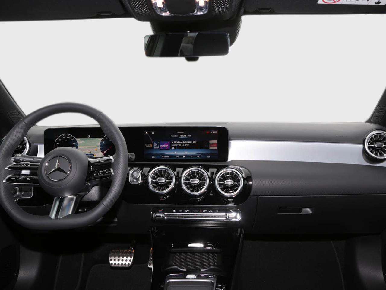 Mercedes-Benz A 200 Limousine AMG Night Distronic AHK Kamera