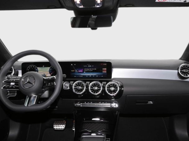 Mercedes-Benz A 200 Limousine AMG Night Distronic AHK Kamera Mercedes-Benz A 200 Limousine AMG Night Distronic AHK Kamera