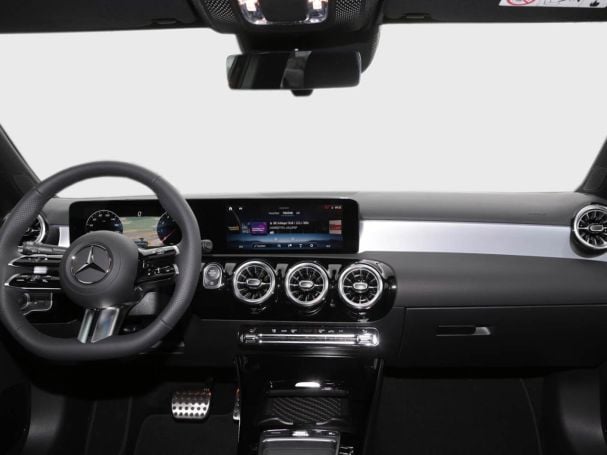 Mercedes-Benz A 200 Limousine AMG Night Distronic AHK Kamera Mercedes-Benz A 200 Limousine AMG Night Distronic AHK Kamera