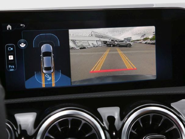 Mercedes-Benz A 200 Limousine AMG Night Distronic AHK Kamera Mercedes-Benz A 200 Limousine AMG Night Distronic AHK Kamera