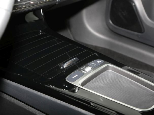 Mercedes-Benz A 200 Limousine AMG Night Distronic AHK Kamera Mercedes-Benz A 200 Limousine AMG Night Distronic AHK Kamera