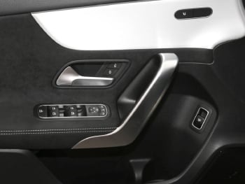 Mercedes-Benz A 200 Limousine AMG Night Distronic AHK Kamera