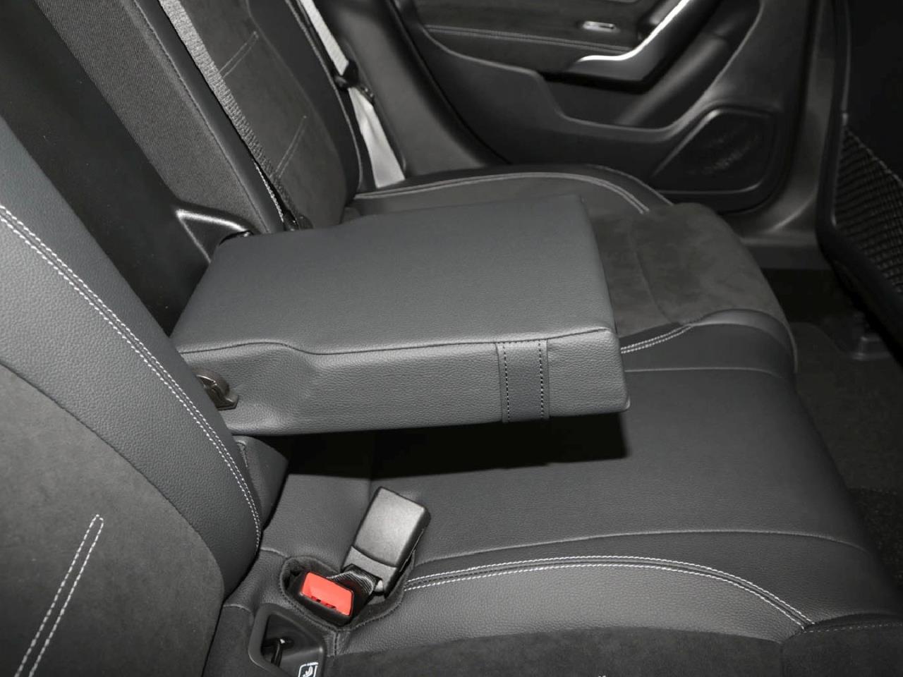 Mercedes-Benz A 200 Limousine AMG Night Distronic AHK Kamera